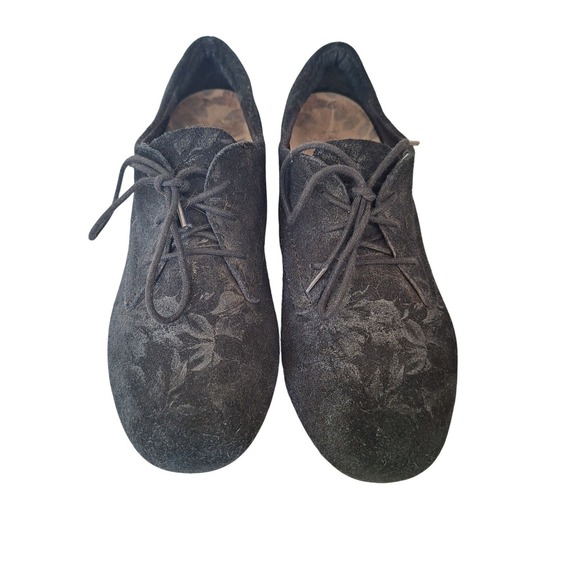 Taos Footwear Shoes - TAOS‎ 'Cobbler' Black Suede Metallic Floral Print Oxfords Shoes Women's Sz. 9